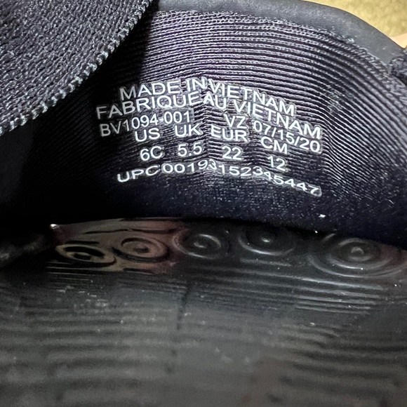 Nike Kids Black Sandals - Picture 4 of 4